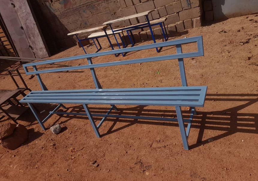 Mobiliari escolar recuperat